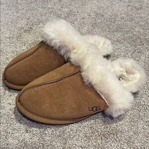 UGG Scuffette Shoes size 7